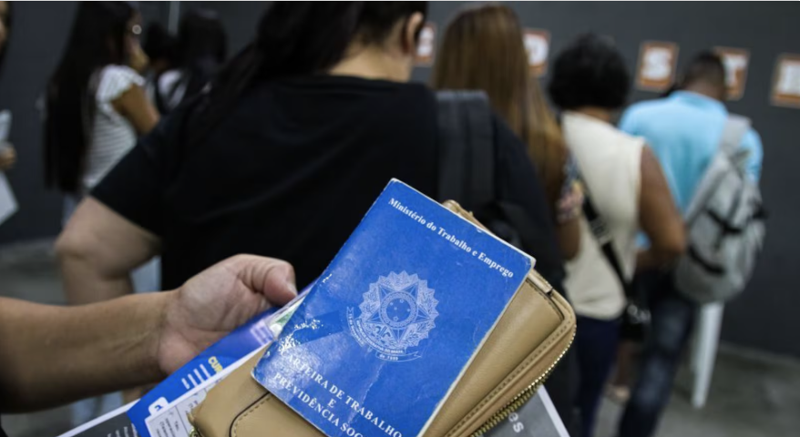Criação de vagas com carteira assinada recua, e Brasil gera 1,2 milhão de vagas no 1º semestre